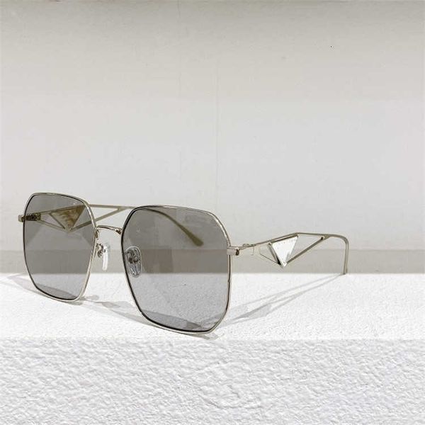 Designer Triangular signature top sunglasses 22 new p family box personalized triangle mirror leg Sunglasses tide net red same sp28y with logo
Designer Triangular signature top sunglasses 22 new p family box personalized triangle mirror leg Sunglasses tide net red same sp28y with logo