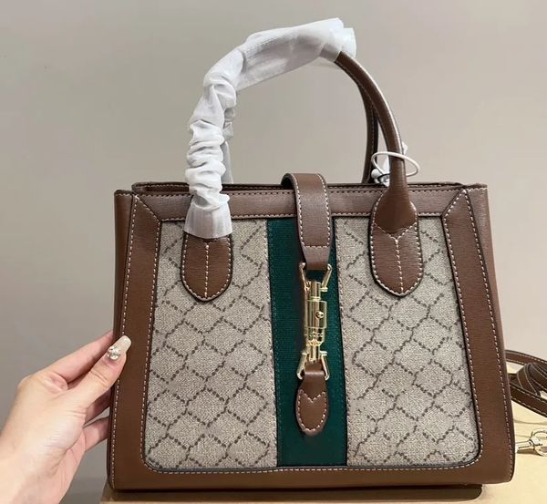luxury designer handbags classic tote bag female high-capacity crossbody bag shoulder lady wallet messenger handbag
luxury designer handbags classic tote bag female high-capacity crossbody bag shoulder lady wallet messenger handbag
