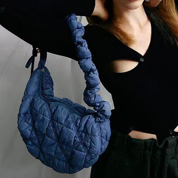 evening bags fashion pleated cloud bag designer ruched handbag luxury nylon quilted padded crossbody female big purse 2023 230718
evening bags fashion pleated cloud bag designer ruched handbag luxury nylon quilted padded crossbody female big purse 2023 230718