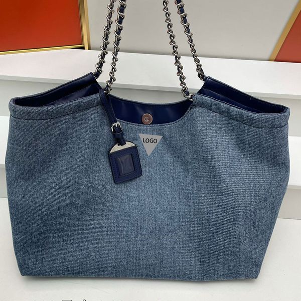 new oversized tote bag calfskin backpack designer brand bag medieval bag luxury bag fashion airport bag
new oversized tote bag calfskin backpack designer brand bag medieval bag luxury bag fashion airport bag