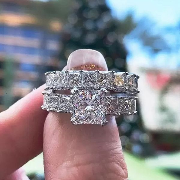 wedding rings 2pcs set princess cut white cubic zirconia engagement set for women silver plated ring anniversary gift 230718, Slivery;golden
wedding rings 2pcs set princess cut white cubic zirconia engagement set for women silver plated ring anniversary gift 230718, Slivery;golden