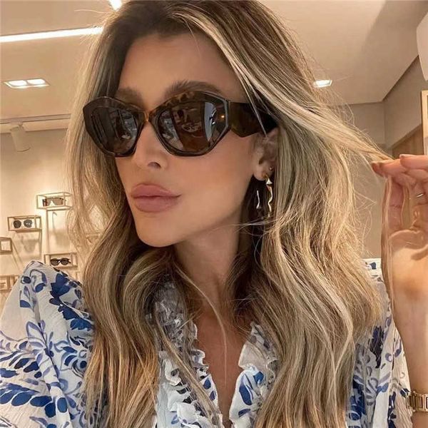 designer triangular signature sunglasses 22p new polygon cat's eye hip hop sunglasses star same fashion pr07ys with logo box, White;black
designer triangular signature sunglasses 22p new polygon cat's eye hip hop sunglasses star same fashion pr07ys with logo box, White;black