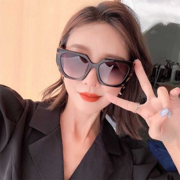 designer triangular signature sunglasses pjia 2023 new women's net red same style personality plate face small sunglasses spr15w with l, White;black
designer triangular signature sunglasses pjia 2023 new women's net red same style personality plate face small sunglasses spr15w with l, White;black