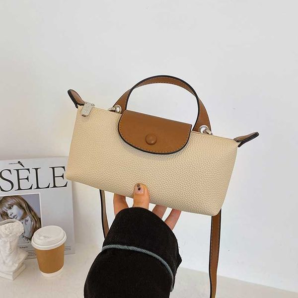 small group design trend of handbags for women contrasting color 2023 new fashion and high-end feeling longxiang bag underarm, Pink;blue
small group design trend of handbags for women contrasting color 2023 new fashion and high-end feeling longxiang bag underarm, Pink;blue