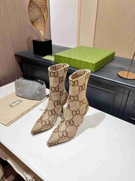 fashion ggity snow fall classic chelsea ankle boots retro cowhide knee with zipper boot low heels knight tweed suede booties quilted texture, Black
fashion ggity snow fall classic chelsea ankle boots retro cowhide knee with zipper boot low heels knight tweed suede booties quilted texture, Black