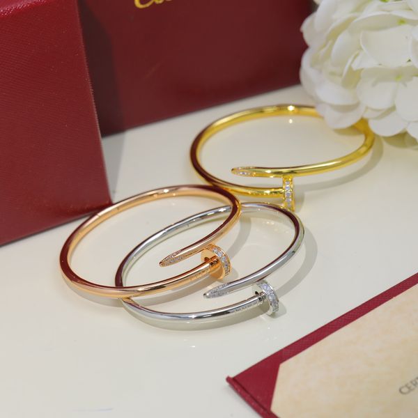 designers bracelets charm bangle jewelry classic men's bracelet non fading jewelrys gift for men and women style nice complimentary box, Golden;silver
designers bracelets charm bangle jewelry classic men's bracelet non fading jewelrys gift for men and women style nice complimentary box, Golden;silver