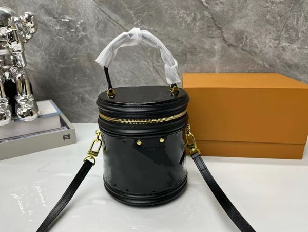 fashion designer luxury women luxury classic patent leather fortune bag barrel shaped unique design perfect match diagonal handbag
fashion designer luxury women luxury classic patent leather fortune bag barrel shaped unique design perfect match diagonal handbag