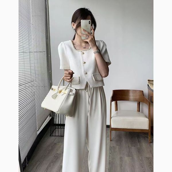 spring and autumn designer women's breathable square neck temperament women's chain small fragrant thin short sleeve short jacket, Black;brown
spring and autumn designer women's breathable square neck temperament women's chain small fragrant thin short sleeve short jacket, Black;brown