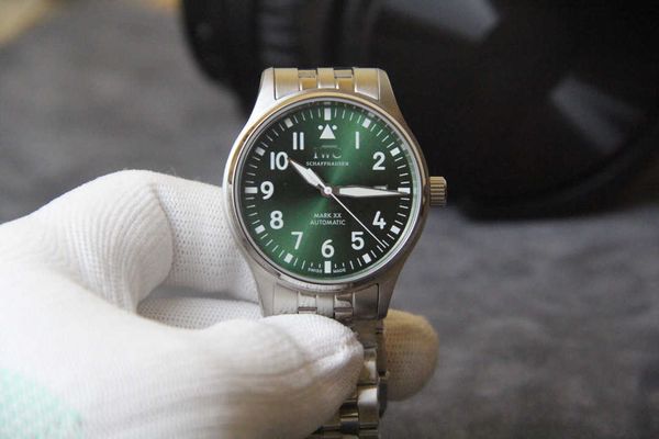 luxury iwc pilot watch s7fj mechanical automatic wristwatch black dial date uhr leather strap with box montre luxe, Slivery;golden
luxury iwc pilot watch s7fj mechanical automatic wristwatch black dial date uhr leather strap with box montre luxe, Slivery;golden