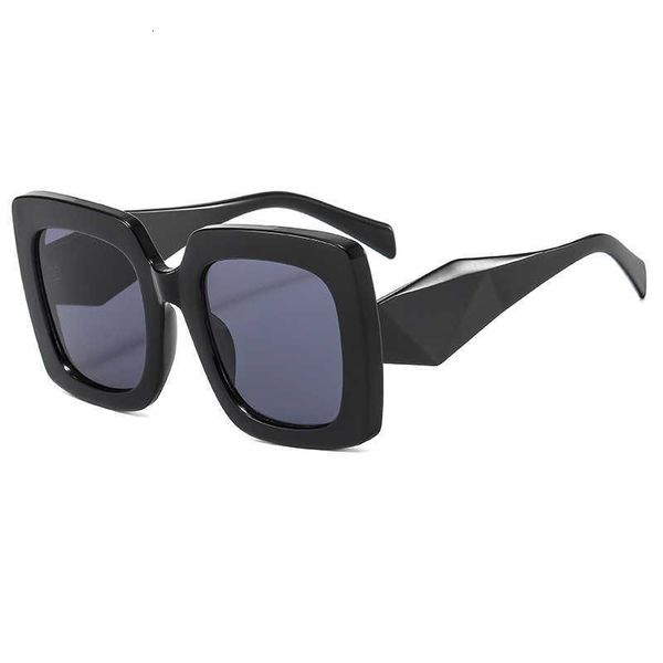 designer triangular signature sunglasses p family sunscreen sunglasses fashion square large frame 3642 with logo box, White;black
designer triangular signature sunglasses p family sunscreen sunglasses fashion square large frame 3642 with logo box, White;black