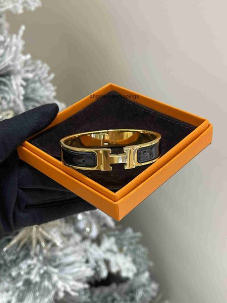 aher mas designer luxury brand enamel bracelet clic h bracelet black enamel bracelet clic h quadrige women's classic h-button enamel na
aher mas designer luxury brand enamel bracelet clic h bracelet black enamel bracelet clic h quadrige women's classic h-button enamel na