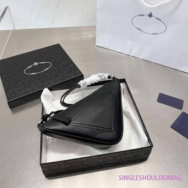 2022 bags women luxury designer tote nylon ladies solid color shoulderbag crossbody triangle bag men handbag bag style handbags fashion
2022 bags women luxury designer tote nylon ladies solid color shoulderbag crossbody triangle bag men handbag bag style handbags fashion