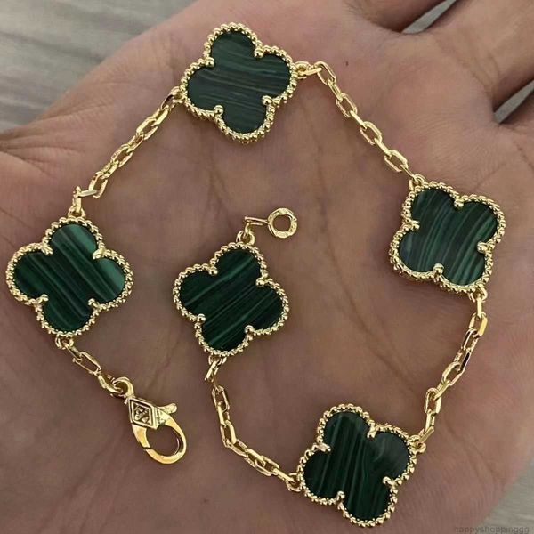 2023 luxury designer charm bracelet clover pearl 4 pieces 18k gold necklace earrings wedding laser brand bracelet780s, Golden;silver
2023 luxury designer charm bracelet clover pearl 4 pieces 18k gold necklace earrings wedding laser brand bracelet780s, Golden;silver