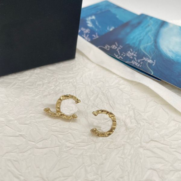 2023 luxury quality charm stud earring in 18k gold plated have box stamp simple design ps7304b, Golden
2023 luxury quality charm stud earring in 18k gold plated have box stamp simple design ps7304b, Golden