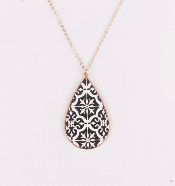 baroque style textured leather teardrop pendant long moroccan necklace in gold back for women print leathers necklaces holiday jew8454115, Silver
baroque style textured leather teardrop pendant long moroccan necklace in gold back for women print leathers necklaces holiday jew8454115, Silver