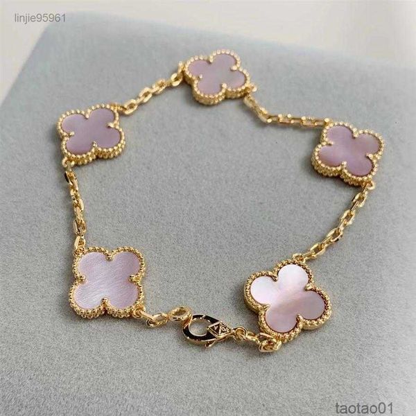 2023 luxury clover designer bracelet mother of pearl 18k gold brand love bangle charm bracelets shining crystal jewelry for wom2914d5d6, Golden;silver
2023 luxury clover designer bracelet mother of pearl 18k gold brand love bangle charm bracelets shining crystal jewelry for wom2914d5d6, Golden;silver
