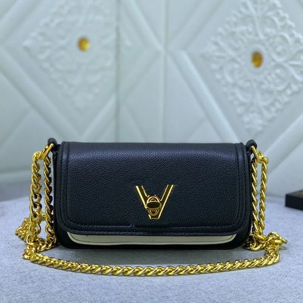 luxury handbag designer crossbody bag calfskin round clamshell womens fashion alphabet bolso womens crossbody bag clamshell mini mobile phon, Black;red
luxury handbag designer crossbody bag calfskin round clamshell womens fashion alphabet bolso womens crossbody bag clamshell mini mobile phon, Black;red