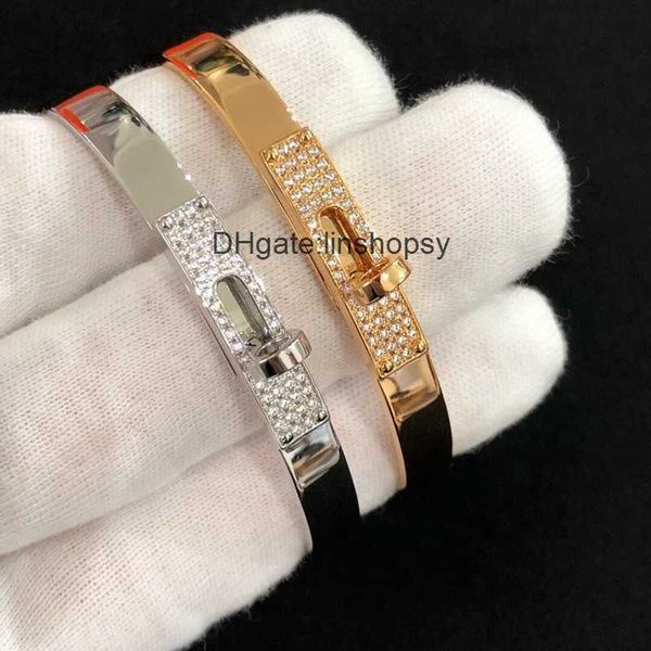 aher mas designer luxury brand enamel bracelet pig nose half diamond bracelet for women 18k rose gold rotating buckle fashion luxury h brace, Black
aher mas designer luxury brand enamel bracelet pig nose half diamond bracelet for women 18k rose gold rotating buckle fashion luxury h brace, Black