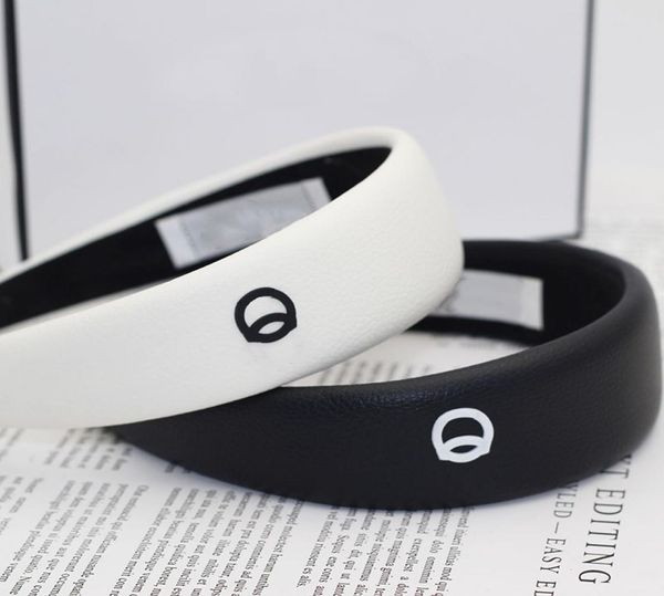 luxury designer headband female bezel head leather padded women solid thick hair hoop hairband brand headbands4439568, Silver
luxury designer headband female bezel head leather padded women solid thick hair hoop hairband brand headbands4439568, Silver