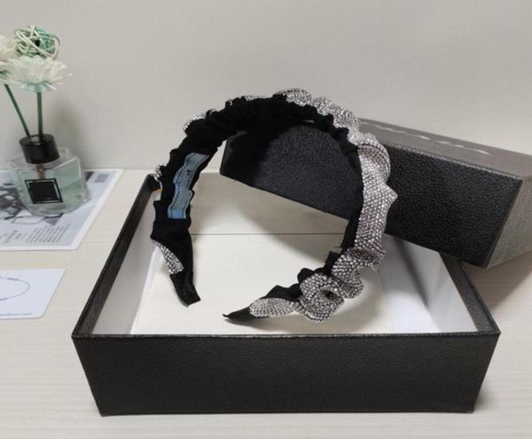 with box fashion brand p letter headband full crystal women girl letter hairband with stamp hair accessories quality cotton hairba8621805, Silver
with box fashion brand p letter headband full crystal women girl letter hairband with stamp hair accessories quality cotton hairba8621805, Silver