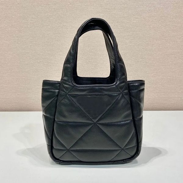 mini tote bag luxury designer bag women handbag sheepskin bucket bags wallet classic vegetable basket triangle womens foreskin fashion leath, Black;red
mini tote bag luxury designer bag women handbag sheepskin bucket bags wallet classic vegetable basket triangle womens foreskin fashion leath, Black;red