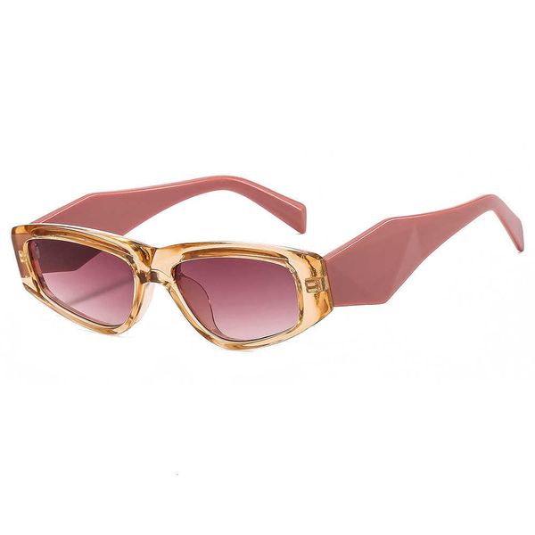 designer triangular signature sunglasses fashionable square small frame contrast color personalized light luxury network red show avant-gard, White;black
designer triangular signature sunglasses fashionable square small frame contrast color personalized light luxury network red show avant-gard, White;black
