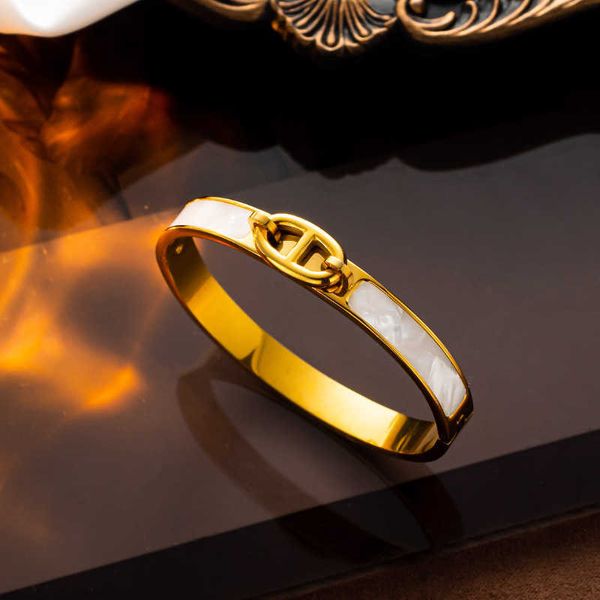 designer hemrres bracelet aijia new h pig nose women's electroplated with 18k rose gold can be live broadcast lzdx, Black
designer hemrres bracelet aijia new h pig nose women's electroplated with 18k rose gold can be live broadcast lzdx, Black