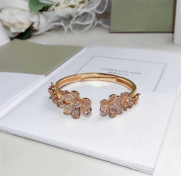 2020 new brand pure 925 sterling silver jewelry for women gold clover bracelet praty wedding jewelry gold flower cuff bangle8990626411300, Black
2020 new brand pure 925 sterling silver jewelry for women gold clover bracelet praty wedding jewelry gold flower cuff bangle8990626411300, Black