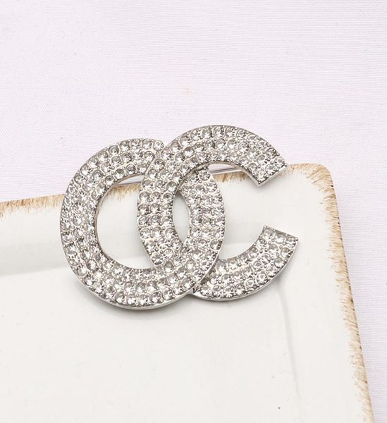 luxury women designer brand letter brooches 18k gold plated inlay crystal rhinestone jewelry brooch charm pearl pin marry wedding 9845860, Gray
luxury women designer brand letter brooches 18k gold plated inlay crystal rhinestone jewelry brooch charm pearl pin marry wedding 9845860, Gray