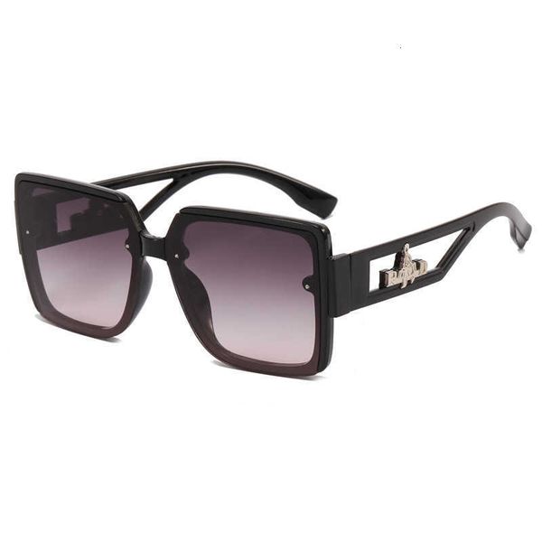 Designer Triangular signature top sunglasses New style ladies' fashion big square anti ultraviolet 5338 with logo box
Designer Triangular signature top sunglasses New style ladies' fashion big square anti ultraviolet 5338 with logo box