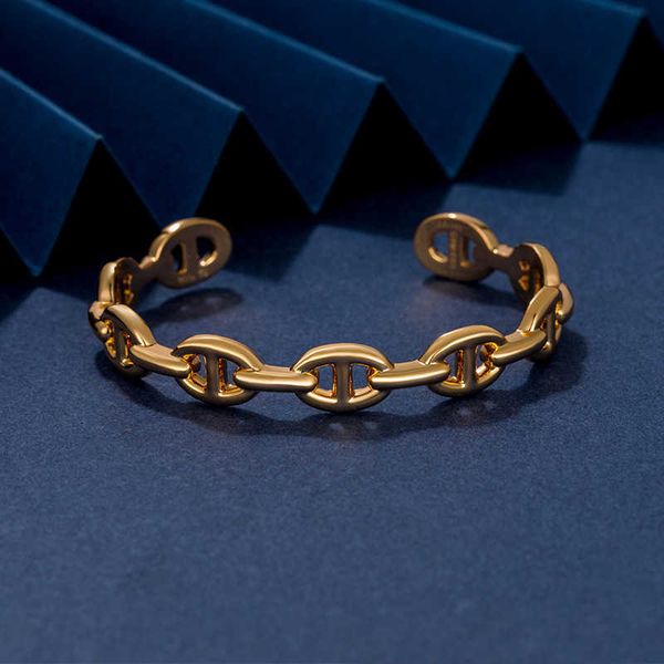 designer hemrres bracelet s925h high edition home new pig nose smooth face quality light luxury circular cool air personalized ins design vy, Black
designer hemrres bracelet s925h high edition home new pig nose smooth face quality light luxury circular cool air personalized ins design vy, Black