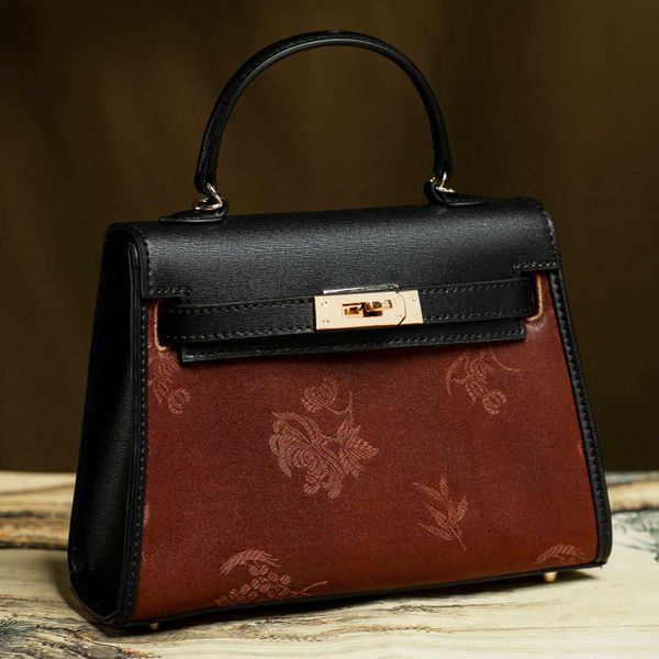 original designer kelys tote bag intangible cultural heritage national style fragrant cloud yarn new chinese women's red handbag mini b
original designer kelys tote bag intangible cultural heritage national style fragrant cloud yarn new chinese women's red handbag mini b