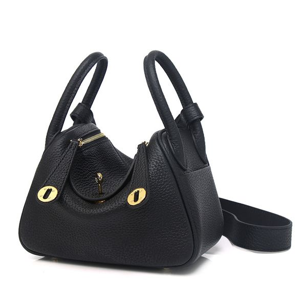 9a new genuine leather stylish hand sewn one shoulder tote customizable luxury tote
9a new genuine leather stylish hand sewn one shoulder tote customizable luxury tote