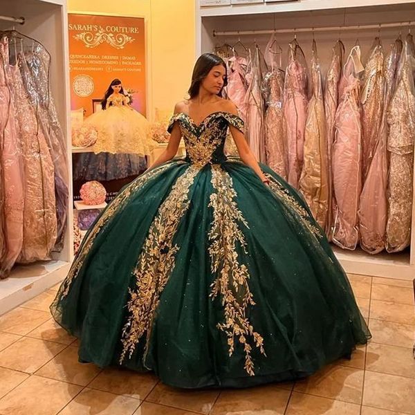 emerald green shiny off the shoulder quinceanera dresses ball gown gold appliques lace beaded mexican sweet 16 dresses 15 anos, Blue;red
emerald green shiny off the shoulder quinceanera dresses ball gown gold appliques lace beaded mexican sweet 16 dresses 15 anos, Blue;red