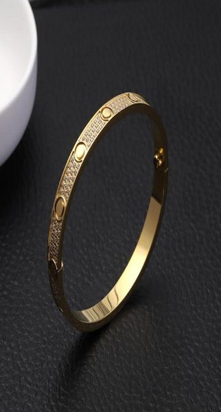 titanium steel bracelet for lover 3 row full diamond fashion women men couple bracelets bangles valentine jewelry with velvet bag2483583, White
titanium steel bracelet for lover 3 row full diamond fashion women men couple bracelets bangles valentine jewelry with velvet bag2483583, White