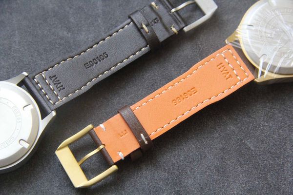 luxury iwc pilot watch joys mechanical automatic wristwatch black dial date uhr leather strap with box montre luxe, Slivery;golden
luxury iwc pilot watch joys mechanical automatic wristwatch black dial date uhr leather strap with box montre luxe, Slivery;golden
