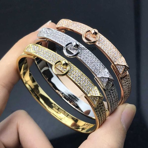 aher mas designer luxury brand enamel bracelet h letter half diamond bracelet v gold 18k rose gold pagoda full diamond pig nose bracelet, Black
aher mas designer luxury brand enamel bracelet h letter half diamond bracelet v gold 18k rose gold pagoda full diamond pig nose bracelet, Black