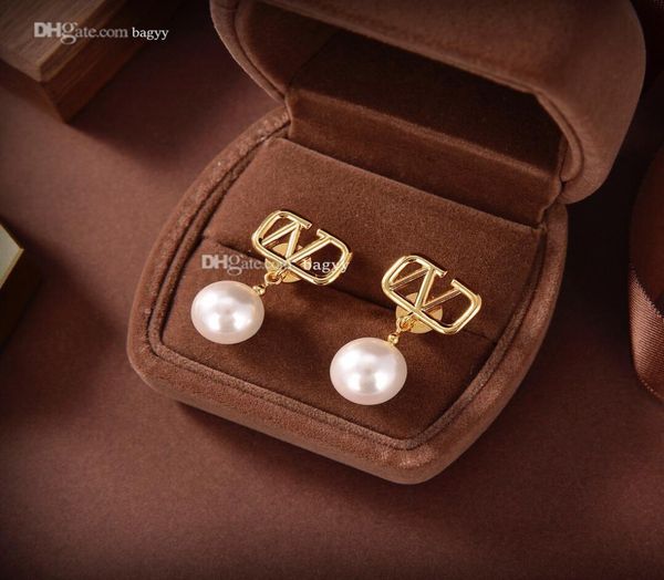fashion designer letter v earrings pearl stud earring women tassel love earrings internet celebrity earing female jewelry luxury h4339584, Golden;silver
fashion designer letter v earrings pearl stud earring women tassel love earrings internet celebrity earing female jewelry luxury h4339584, Golden;silver