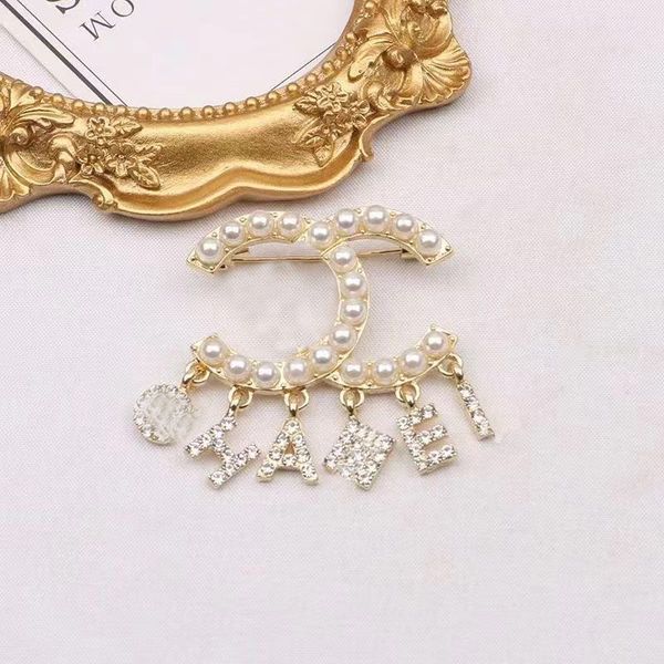luxury women tassel designer brand letter brooches 18k gold plated inlay crystal rhinestone jewelry brooch charm pearl pin men wedding party, Gray
luxury women tassel designer brand letter brooches 18k gold plated inlay crystal rhinestone jewelry brooch charm pearl pin men wedding party, Gray
