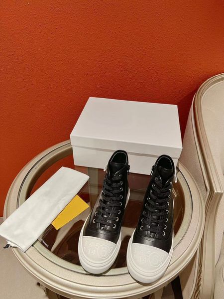 mm6 classic sneaker casual shoes unique toe letters with simple solid color fabric side with logo fashion size 35-40, Black
mm6 classic sneaker casual shoes unique toe letters with simple solid color fabric side with logo fashion size 35-40, Black