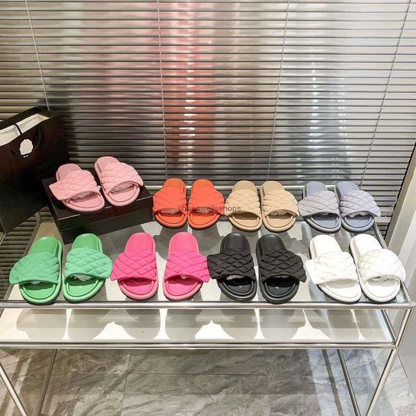 2023 summer style ringer slippers muffin thick-bottomed bread slippers women's one line with casual height-raising sandals outside wear, Black
2023 summer style ringer slippers muffin thick-bottomed bread slippers women's one line with casual height-raising sandals outside wear, Black