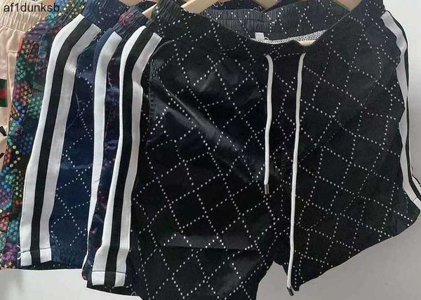 sport board ggity pants 19ss surf swim designer beach style mens waterproof shorts men fabric shorts runway trunks trousers summer shorts, White;black 
sport board ggity pants 19ss surf swim designer beach style mens waterproof shorts men fabric shorts runway trunks trousers summer shorts, White;black