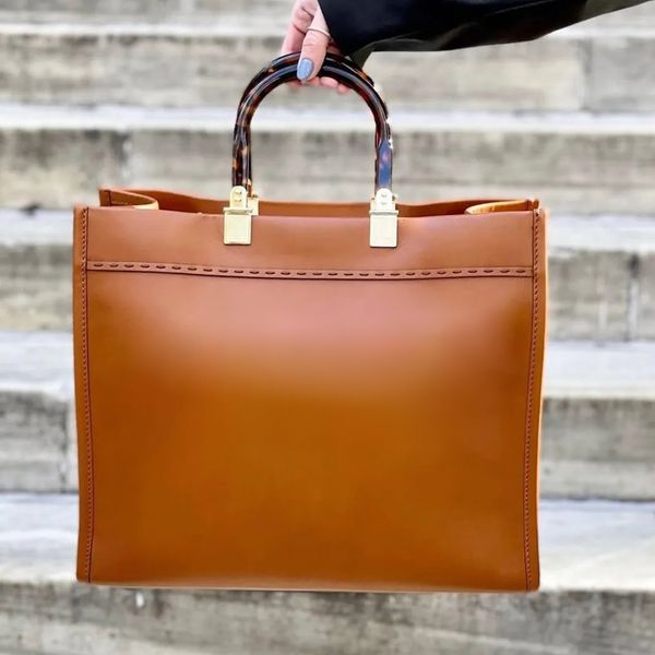 outdoors summer mens bag cross body luxurys designer totes shoulder fashion handbag shopping bags handle womens genuine leather clutch weeke
outdoors summer mens bag cross body luxurys designer totes shoulder fashion handbag shopping bags handle womens genuine leather clutch weeke