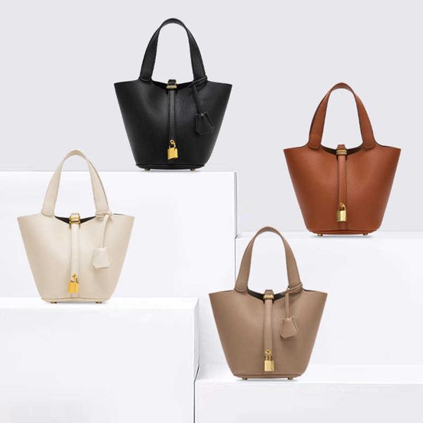 brand designer vegetable basket bags for women 2023 new zimu basket bag with lychee pattern versatile handbag commuting simple bucket with r
brand designer vegetable basket bags for women 2023 new zimu basket bag with lychee pattern versatile handbag commuting simple bucket with r