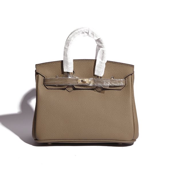 10a new handbag women's cowhide fashion luxury designer handstitched leather one shoulder handbag
10a new handbag women's cowhide fashion luxury designer handstitched leather one shoulder handbag
