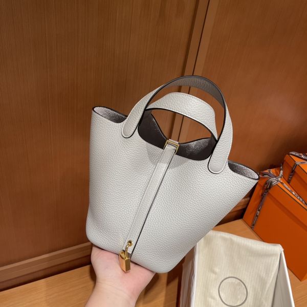 9a leather simple basket bag large capacity designer customized luxury fashion elegant tote
9a leather simple basket bag large capacity designer customized luxury fashion elegant tote