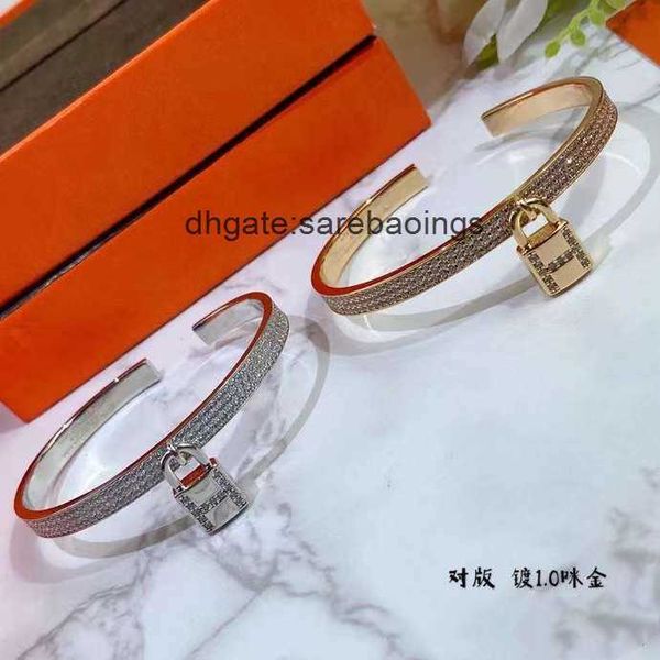aher mas designer luxury brand enamel bracelet full diamond h lock head key hanger bracelet v gold plated 18k gold pig nose bracelet, Black
aher mas designer luxury brand enamel bracelet full diamond h lock head key hanger bracelet v gold plated 18k gold pig nose bracelet, Black