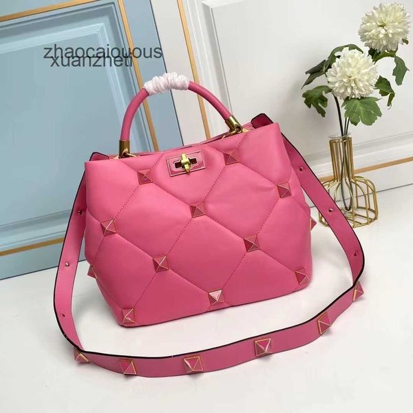 diamond valentins women bags luxury handbag bag rivet handbag beauty tone designer embroidery thread handheld shoulder crossbody women'
diamond valentins women bags luxury handbag bag rivet handbag beauty tone designer embroidery thread handheld shoulder crossbody women'