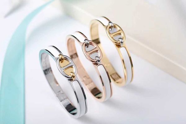 designer hemrres bracelet letter fashion h high version enamel pig nose colorless love home new 8-line buckle couple d8zj, Golden;silver
designer hemrres bracelet letter fashion h high version enamel pig nose colorless love home new 8-line buckle couple d8zj, Golden;silver