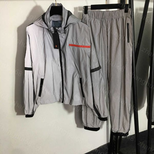23ss casual suit women pants sets womens designer clothing red leather label long sleeve hooded zipper trench coat elastic waist casual pant, White
23ss casual suit women pants sets womens designer clothing red leather label long sleeve hooded zipper trench coat elastic waist casual pant, White